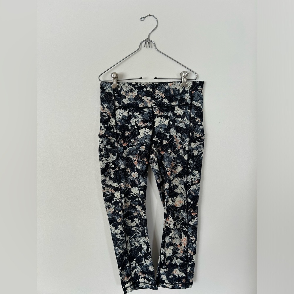 Lululemon Speed up Tights Size 6 Spring Bloom Multi Full on Luxtreme Cropped